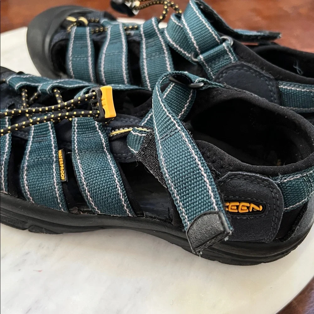 KEEN Newport H2 Waterproof Hiking Trail Hybrid Sandals Blue/Black Big Kids 5